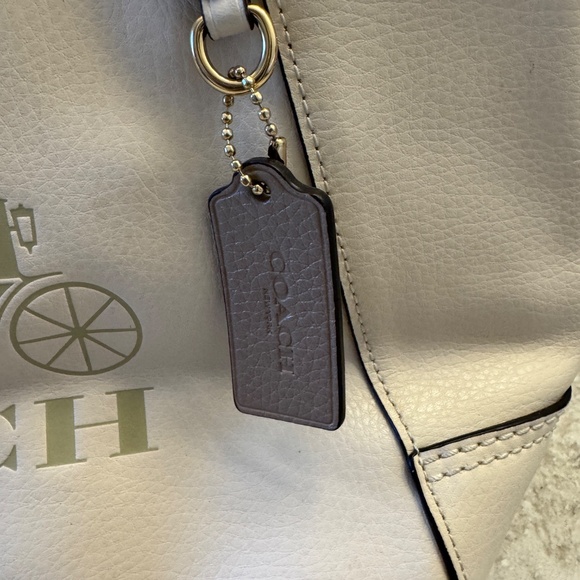 Women's Coach Vanilla Cream Tote Leather handbag purse with horse & carriage - Picture 5 of 15